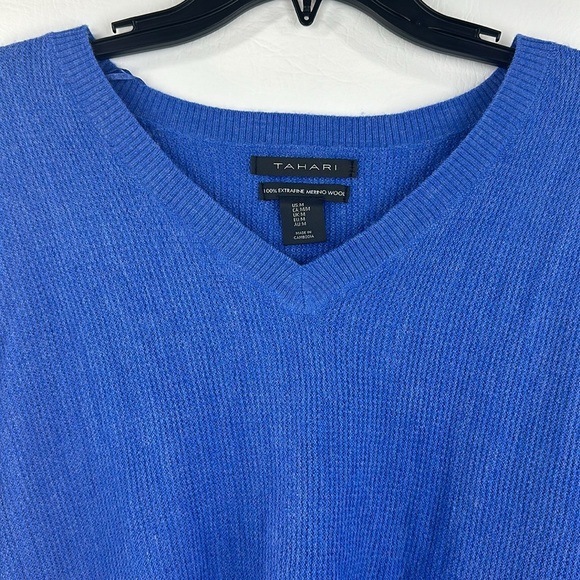 Tahari Fine Merino Wool Pullover Long Sleeve Knit Top - Picture 2 of 7